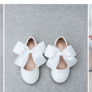 Elegant White Kids Shoes with Bow